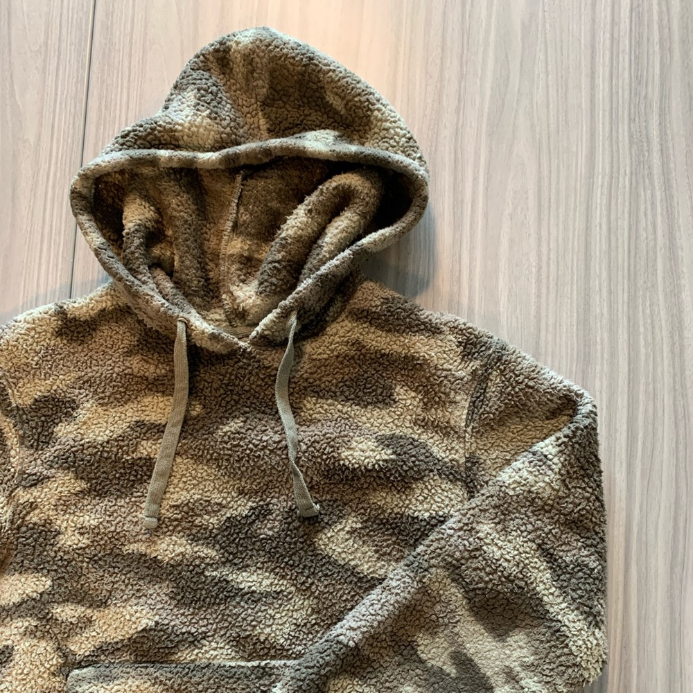 Cozy Camouflage Sherpa / Sweatshirt - (XS)